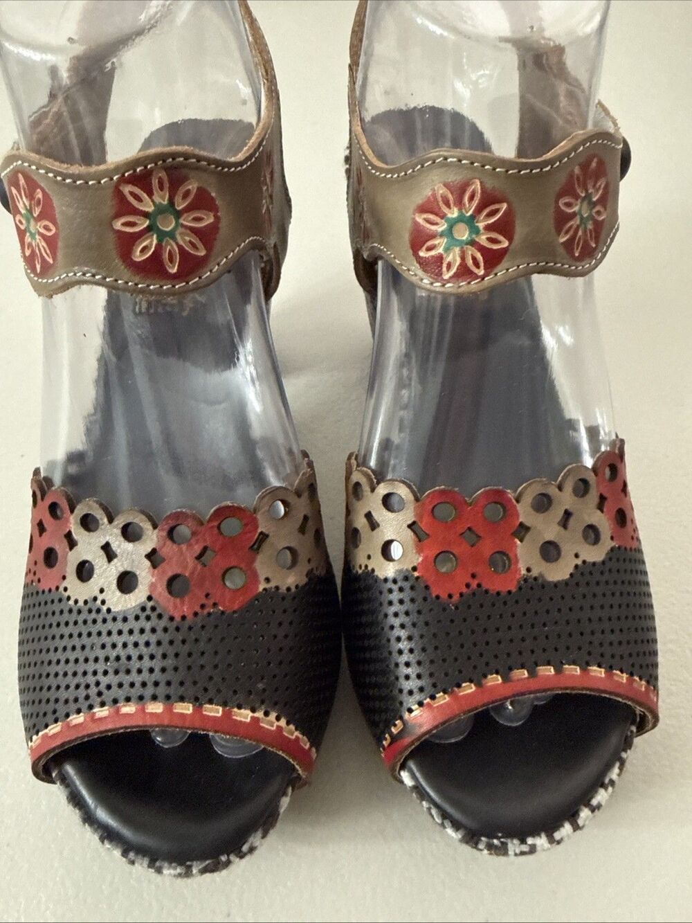L'Artiste Jive BM Sandals Size 7.5-8 Euro 38 Black Red Tan Boho Retro - Picture 15 of 16